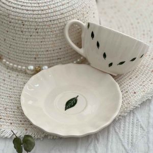 فنجان و نعلبکی سفید برگ